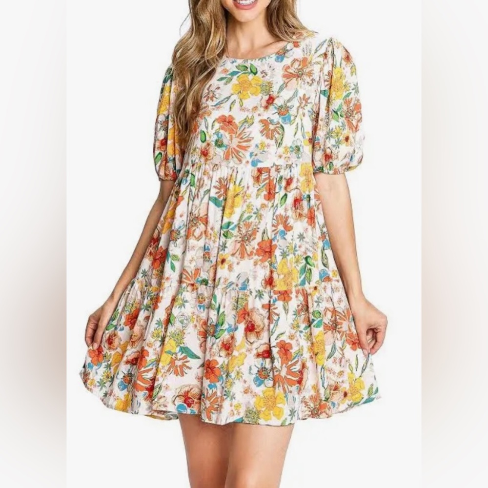 Floral baby doll dress w keyhole back and sinched sleeves